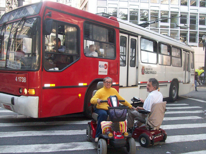 OAB Barro Preto - PL prevê que pessoas com deficiência física possam descer do ônibus fora do ponto