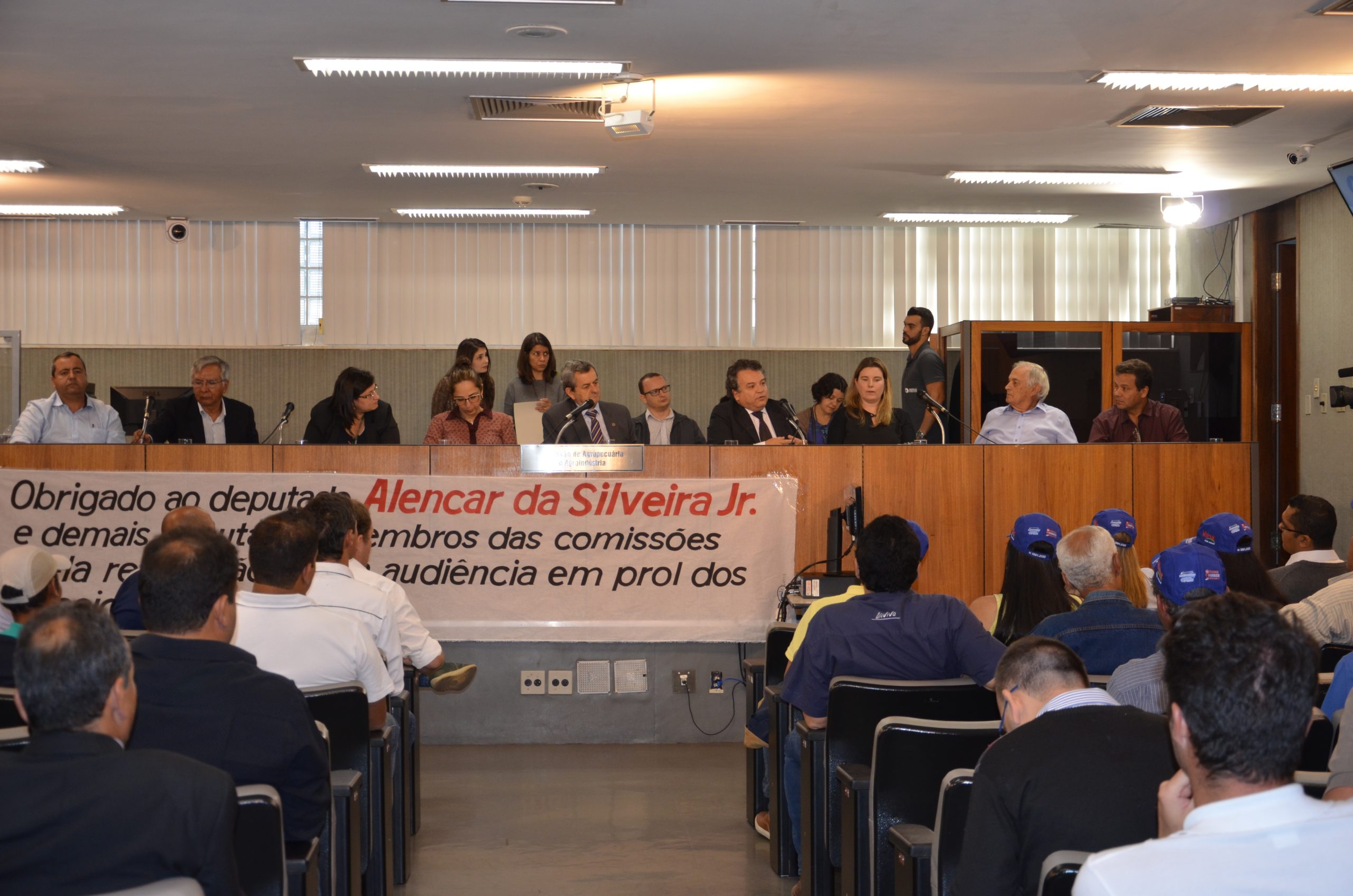 OAB Barro Preto - Deputado busca soluções para beneficiar a piscicultura em Minas