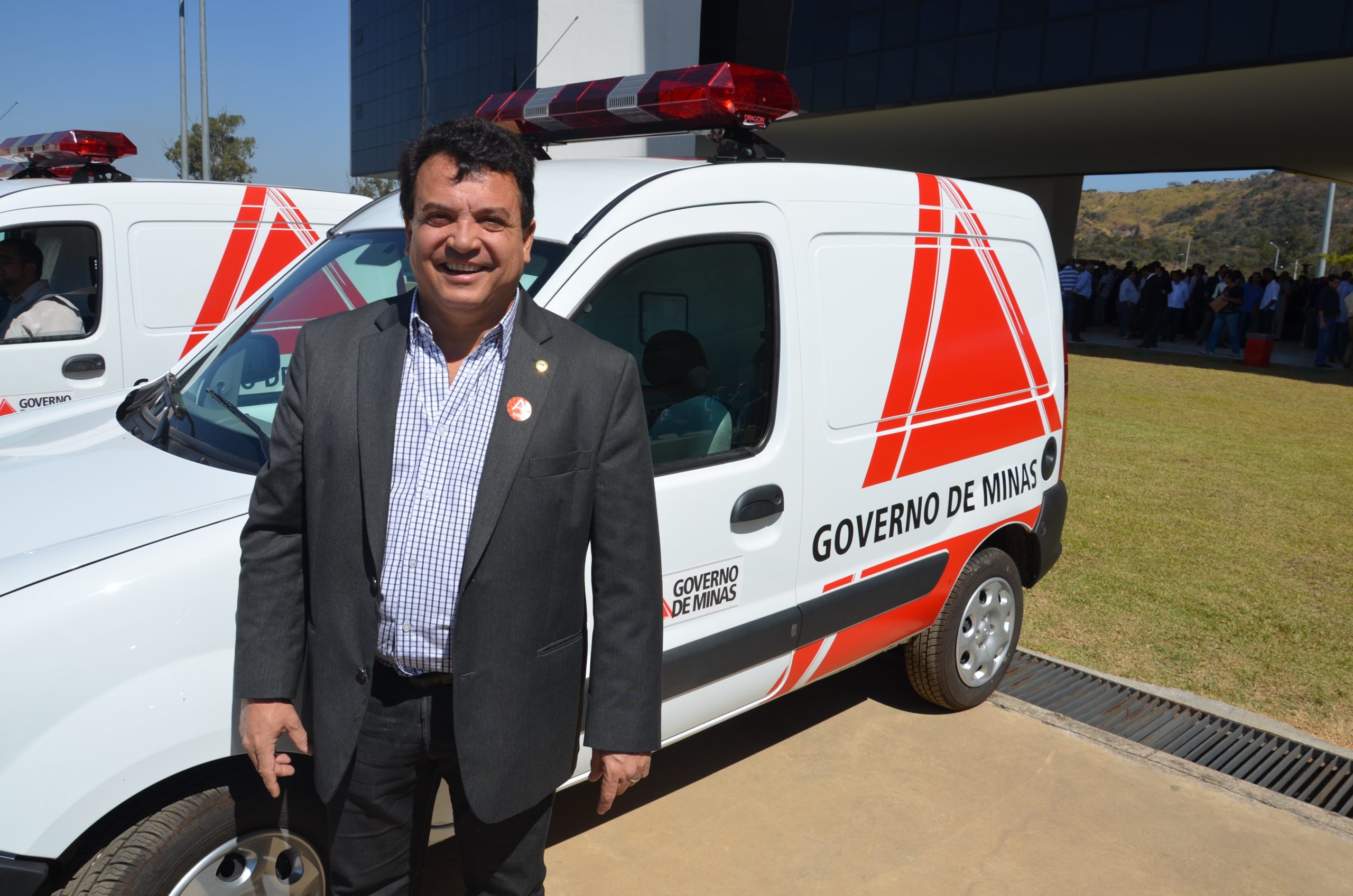 Deputado Alencar da Silveira Jr - Municípios da base parlamentar do deputado Alencar recebem novas ambulâncias