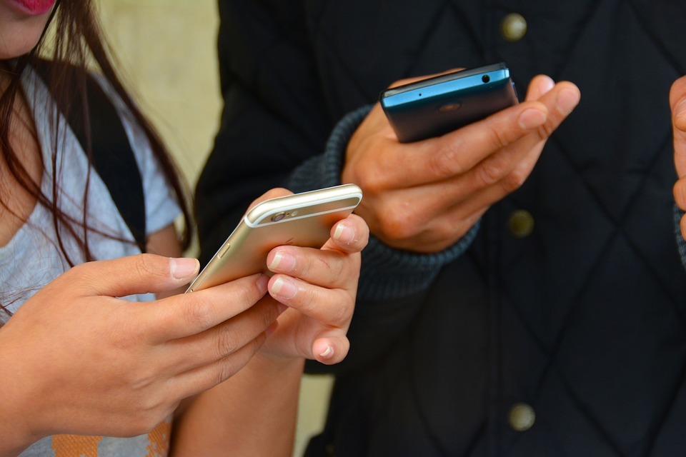 Deputado Alencar da Silveira Jr - Projeto de lei quer proibir o uso de celular dentro das salas de aula em Minas